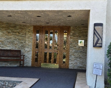 910 Island - Photo Thumbnail 1