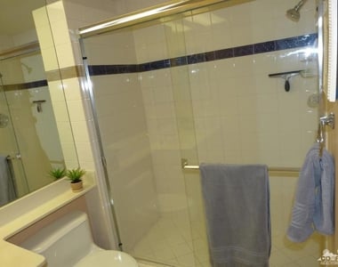 221 Vista Royale Circle W - Photo Thumbnail 13