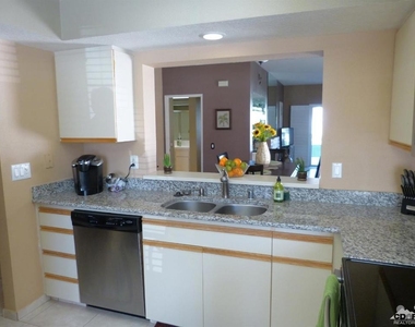 221 Vista Royale Circle W - Photo Thumbnail 6