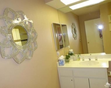 221 Vista Royale Circle W - Photo Thumbnail 12
