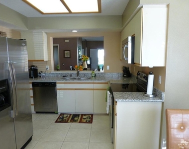 221 Vista Royale Circle W - Photo Thumbnail 9