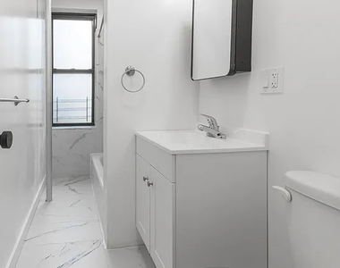624 West - Photo Thumbnail 8