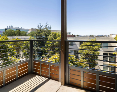1333 Powell Street - Photo Thumbnail 12