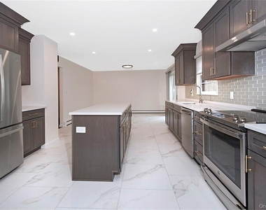 74 Edgewood Road - Photo Thumbnail 8