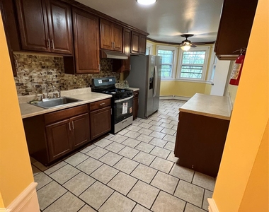 90 Washington Street - Photo Thumbnail 10