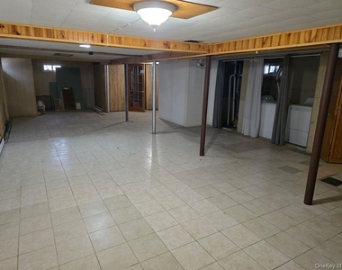 90 Blue Point Road - Photo Thumbnail 12