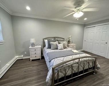 92 South Clinton Avenue - Photo Thumbnail 2