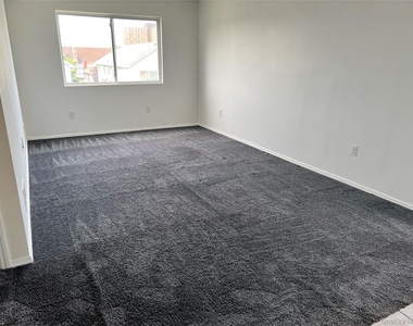 319 Beach 36th Street - Photo Thumbnail 2