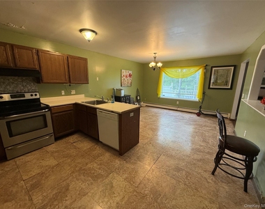 38 Edmunds Lane - Photo Thumbnail 6