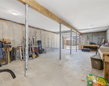 90 Oregon Street - Photo Thumbnail 11