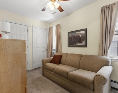 90 Oregon Street - Photo Thumbnail 6