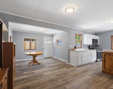 15 Forshee Street - Photo Thumbnail 6
