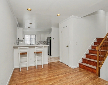 311 N Greeley Avenue - Photo Thumbnail 6