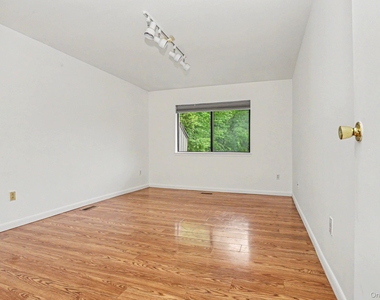 311 N Greeley Avenue - Photo Thumbnail 8
