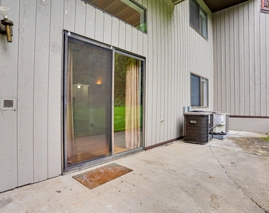 311 N Greeley Avenue - Photo Thumbnail 16