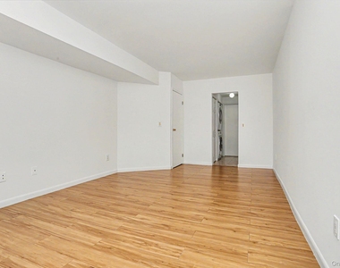 311 N Greeley Avenue - Photo Thumbnail 13