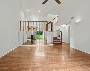 311 N Greeley Avenue - Photo Thumbnail 7