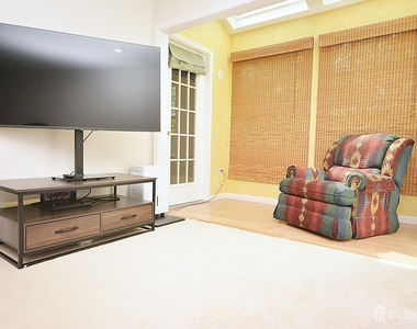 80 Oswestry Way - Photo Thumbnail 3