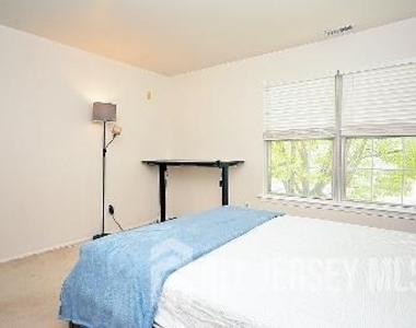 80 Oswestry Way - Photo Thumbnail 15