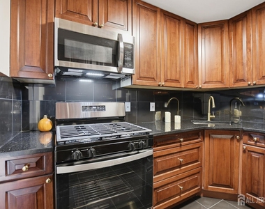 71 College Drive - Photo Thumbnail 1