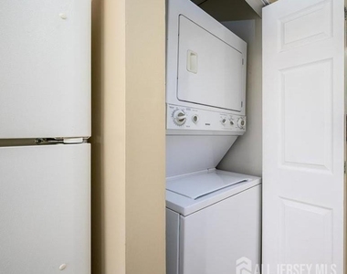 90 Almond Drive - Photo Thumbnail 17