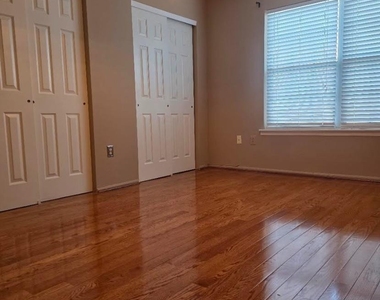 90 Almond Drive - Photo Thumbnail 10