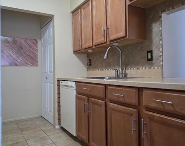 90 Almond Drive - Photo Thumbnail 6