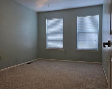90 Almond Drive - Photo Thumbnail 14