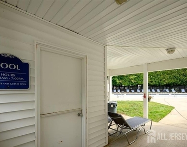 90 Almond Drive - Photo Thumbnail 20