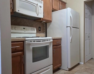 90 Almond Drive - Photo Thumbnail 5