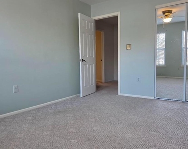90 Almond Drive - Photo Thumbnail 13