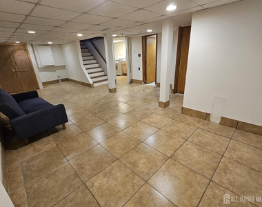 895 Madison Avenue - Photo Thumbnail 7
