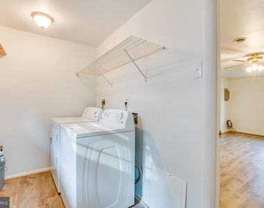825 Barkley Drive - Photo Thumbnail 11