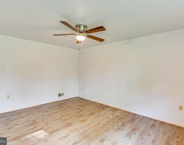 825 Barkley Drive - Photo Thumbnail 21