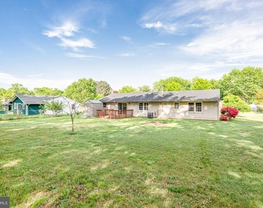 825 Barkley Drive - Photo Thumbnail 28