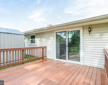 825 Barkley Drive - Photo Thumbnail 25