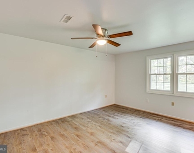 825 Barkley Drive - Photo Thumbnail 19