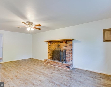 825 Barkley Drive - Photo Thumbnail 13