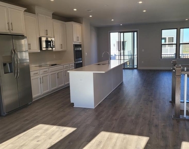 10586 Ratcliffe Trail - Photo Thumbnail 7