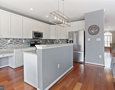 47675 Loweland Terrace - Photo Thumbnail 9