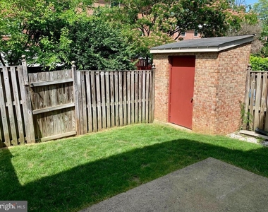 7808 Hyson Park Court - Photo Thumbnail 21