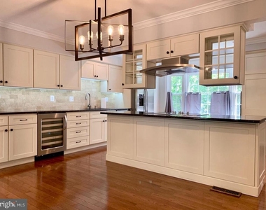 7808 Hyson Park Court - Photo Thumbnail 14