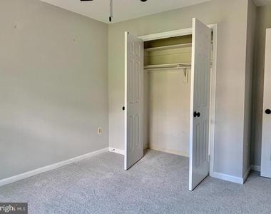 7808 Hyson Park Court - Photo Thumbnail 8
