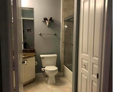 12915 Alton Square - Photo Thumbnail 6