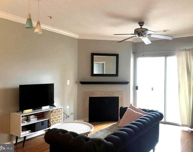 12915 Alton Square - Photo Thumbnail 3
