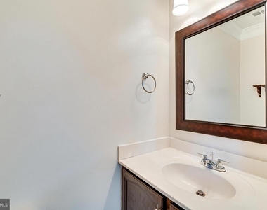 5708 Heritage Crossing Court - Photo Thumbnail 17