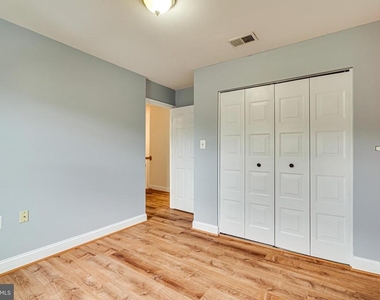 5708 Heritage Crossing Court - Photo Thumbnail 31