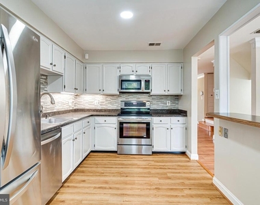 5708 Heritage Crossing Court - Photo Thumbnail 9