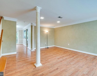 5708 Heritage Crossing Court - Photo Thumbnail 4