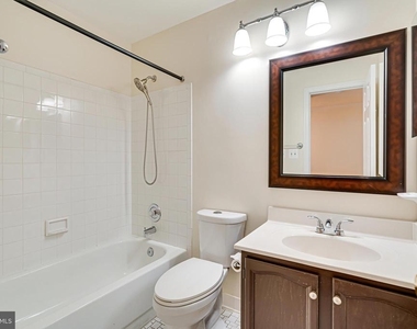 5708 Heritage Crossing Court - Photo Thumbnail 32